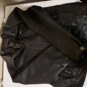 Attention Black Large